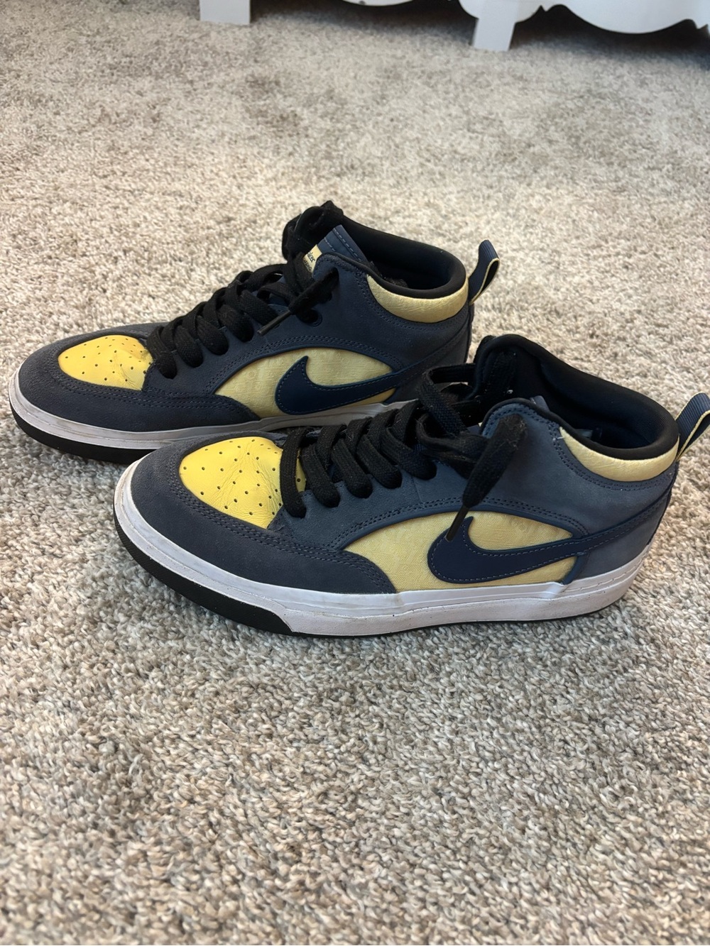 Nike Men’s React Leo Sb “Thunder Blue”